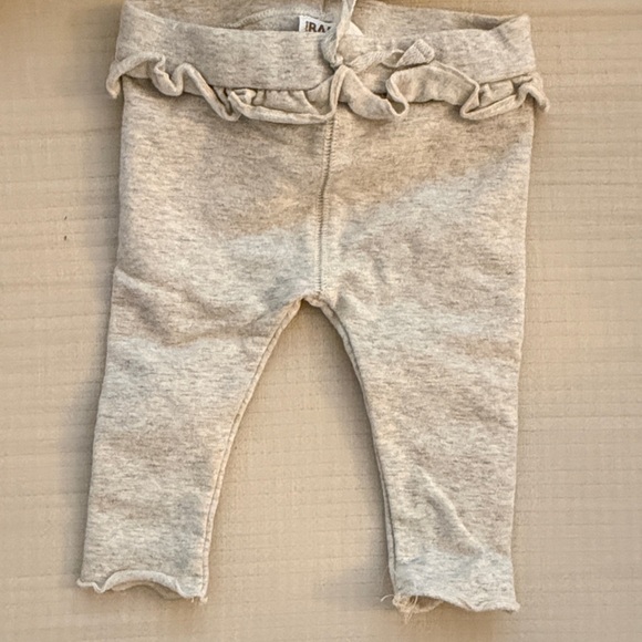 H&M Light Gray Ruffle Sweatshirt - Picture 4 of 5